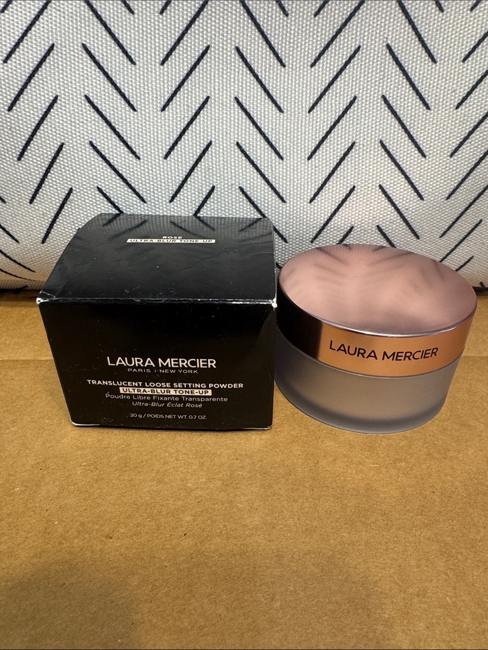 laura mercier Translucent Loose Setting Powder — Rose-Tinted Lid